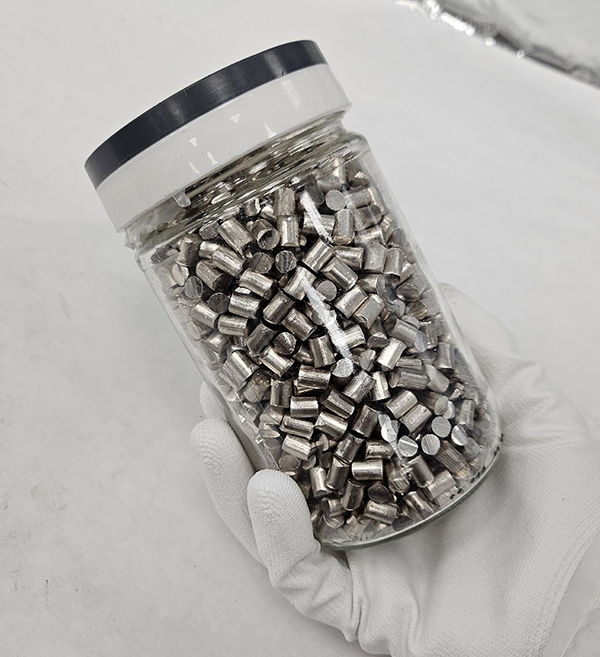 JSC CMP continues to advance its lithium metal production by increasing output through the introduction of modern equipment.  A new lithium metal extrusion unit has increased the production capacity for lithium granules fourfold. This upgrade strengthens the company’s ability to supply the market with high-quality lithium products.  JSC CMP currently produces lithium metal in the form of granules, segments, and cylindrical ingots. The standard size of CMP’s lithium metal granules is Ø6 mm × 6–12 mm, fully meeting the requirements of the majority of international customers.